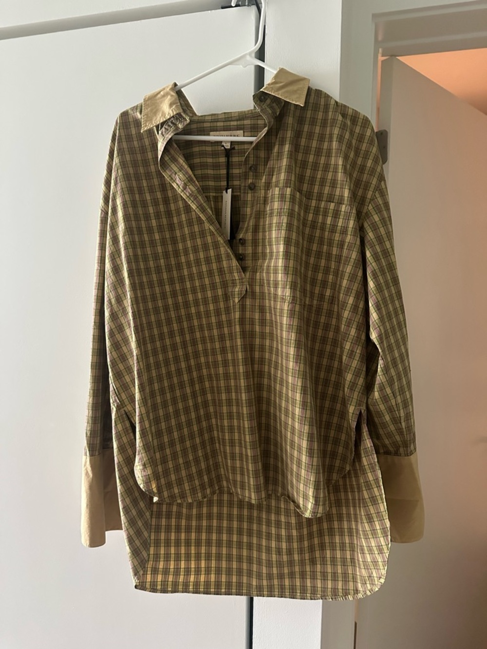 Banana Republic Green and Tan Plaid Button-Up Shirt